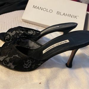MANOLO BLAHNIK Lace Slide
